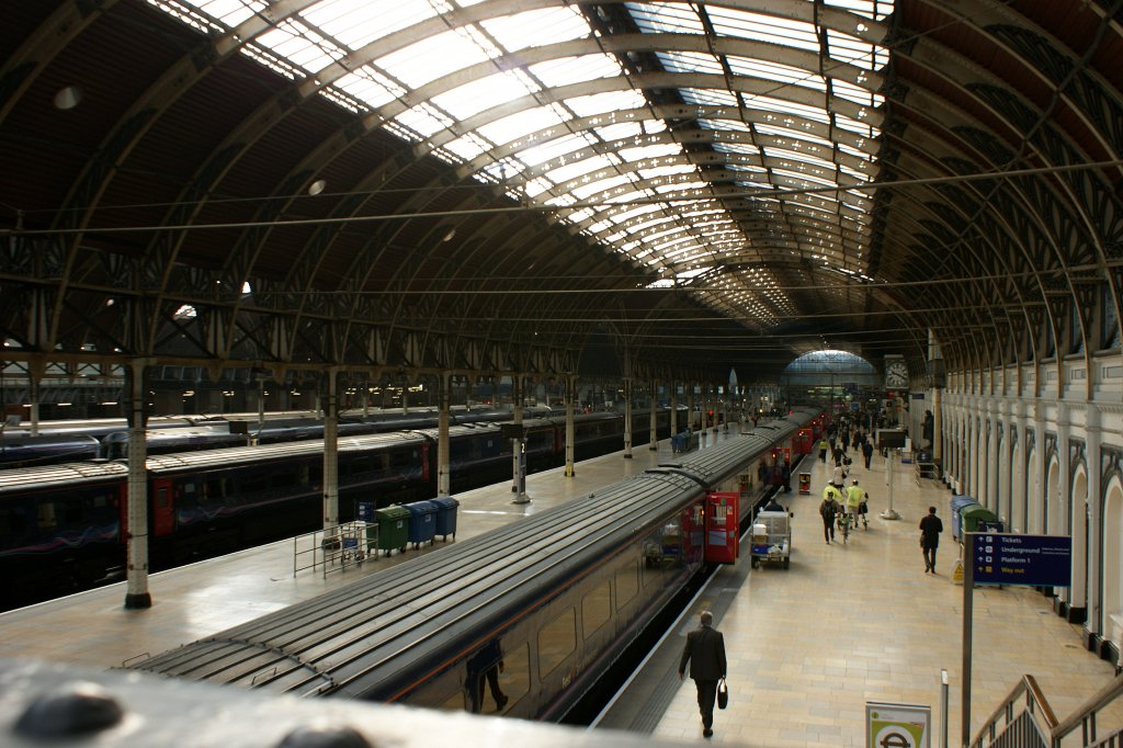 Bahnhofsambiente in London Paddigton
(20.04.2010)  