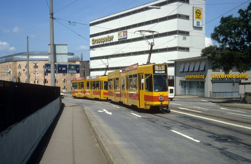 Basel BLT Tram 11 (Be 4/6 214 + Be 4/6 215) Mnchensteinerstrasse am 30. Juni 1987.