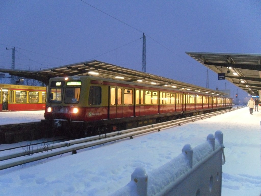 Baureihe 485 auf der S46 in Berlin Grnau 02.12.2010