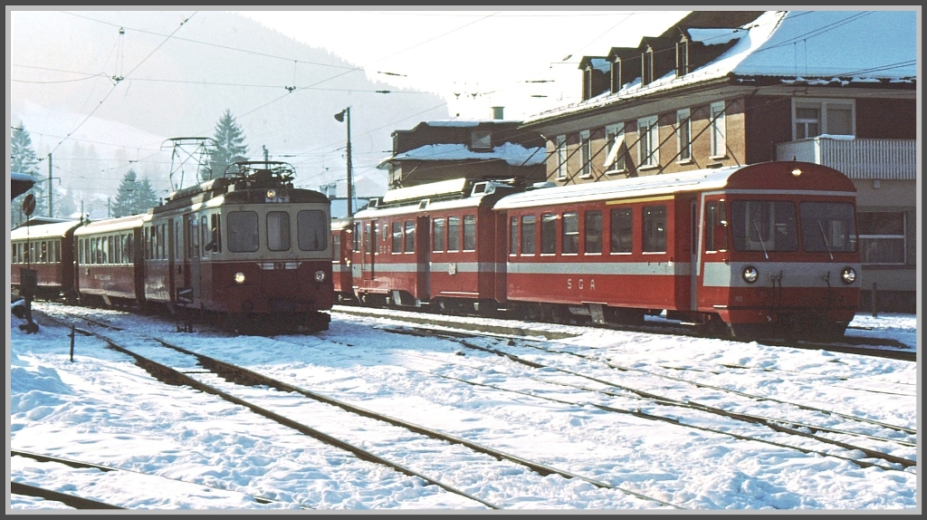 BDe 4/4 47 der AB und ABt 113 und BDeh 4/4 13 der SGA treffen sich in Appenzell. (Archiv 12/1982)