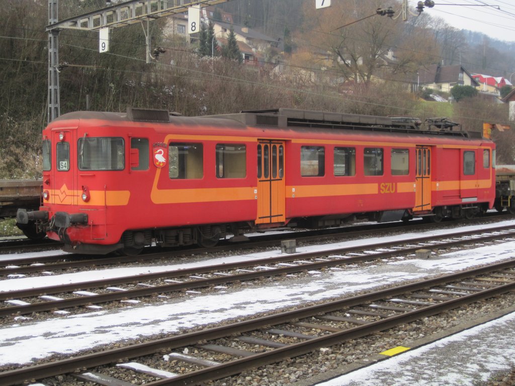 BDe 4/4 592 der SZU, jetzt im Eigentum der Zrcher Museumsbahn (ZMB)
nach Asbesthsanierung in Stein-Sckingen, aufgenommen am 23.01.2010