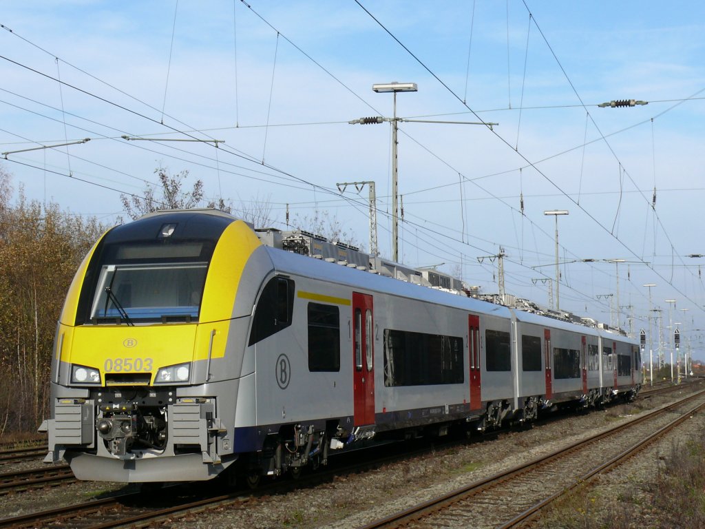 Belgischer Sprinter O8503 in M�nchengladbach-Reydt.(21.11.2010)  
