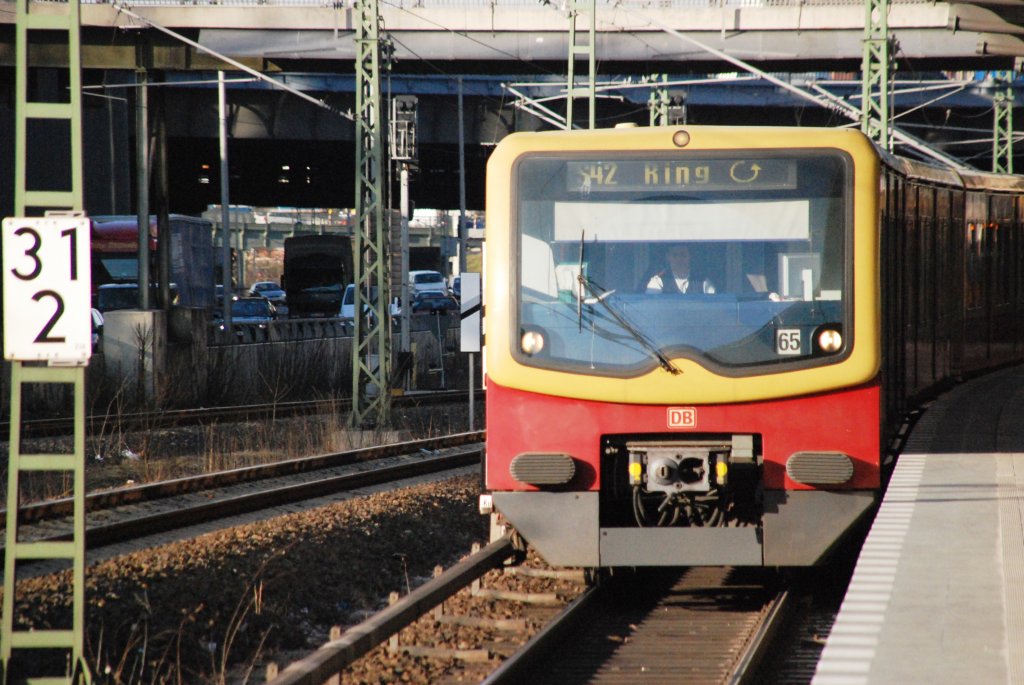 Berlin, 22.03.2010, S42 (Ringbahn entgegen der Uhrzeigerrichtung) in Richtung Westkreuz