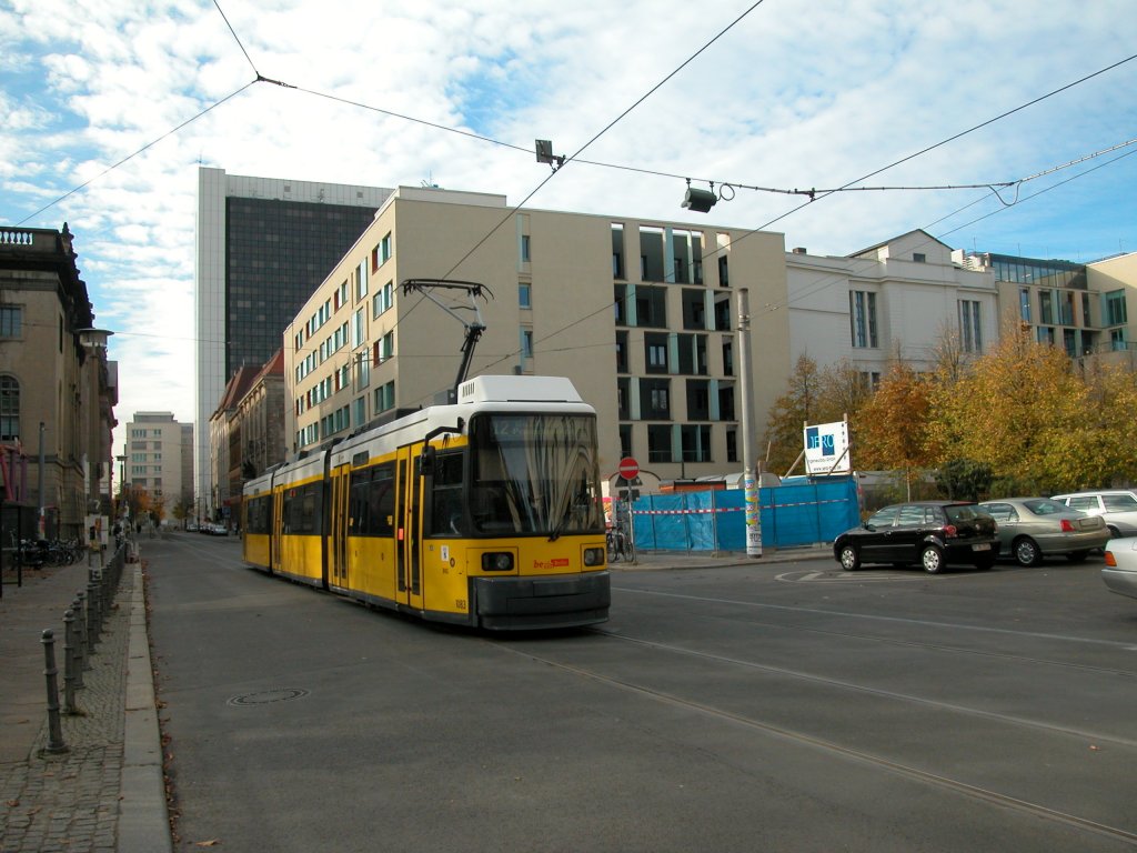 Berlin BVG SL 12 (GT6-97 1083) Dorotheenstrasse / Platz der Mrzrevolution (Endstelle Am Kupfergraben) am 26. Oktober 2012.