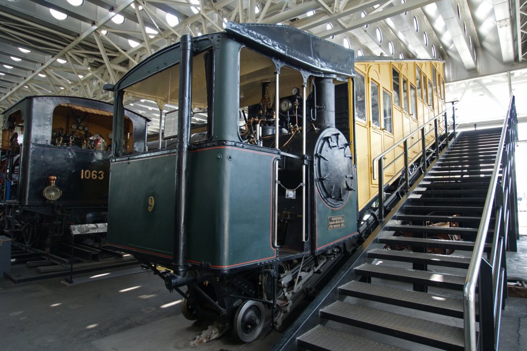 Bhm 1/2 mit der Betriebsnummer 9 der Pilatus Bahn aus dem Jahre 1889. Diese Lok war bis 1981 als Reservefahrzeug im Dienst der Pilatusbahn. Die Aufnahme stammt vom 17.04.2012.