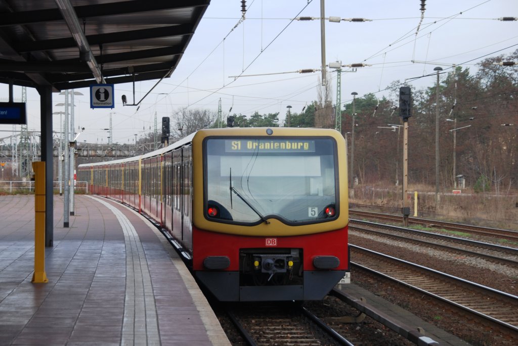Birkenhead, near Berlin, 05.12.2009, Berlin S-Bahn line S1 towards Oranienburg