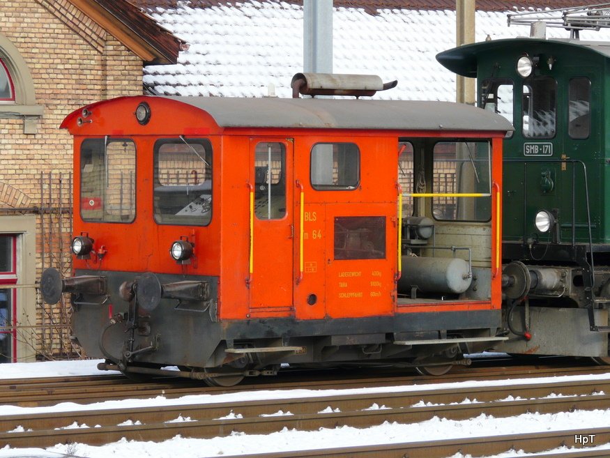 bls - Rangierlok Tm 2/2 64 in Burgdorf am 30.01.2010