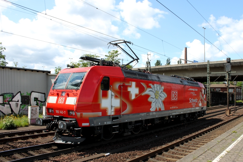 BR 185 142 in Harburg (01.07.2011)