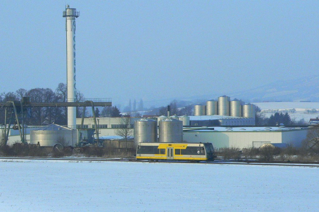 Burgenlandbahn 672 918  Finnebahn  als RB 25981 von Wangen (Unstrut) nach Naumburg (S) Ost, bei der Ausfahrt in Laucha; 14.02.2010 (Das Foto hat mein Vater, Dieter Thomas, gemacht)