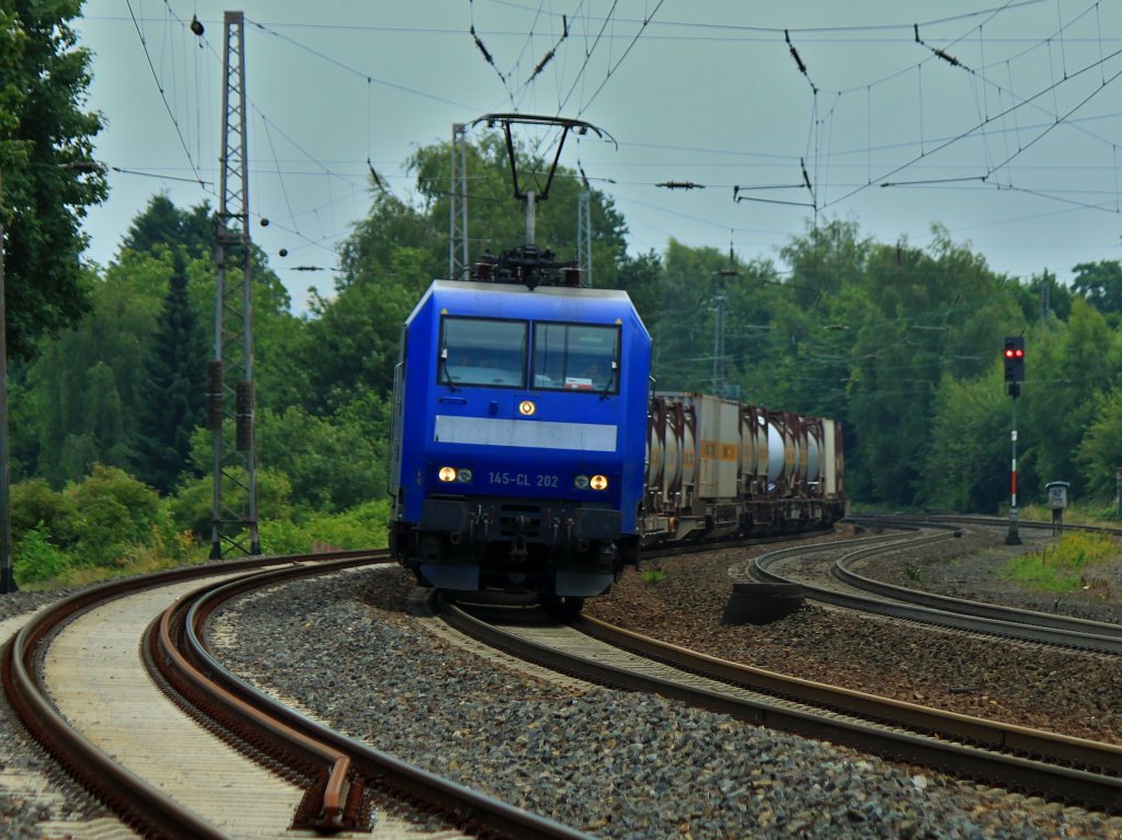 Crossrail 145-CL 202 am 17.07.2012 mit einem Containerzug auf der KBS 480 aus Richtung Kln kommend in Eschweiler.