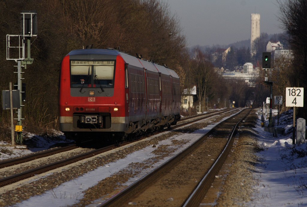 Das letzte und das erste Fahrzeug der Baureihe 611 (050 und 001 waren am 05.01.11 im IRE-Sprinter-Pendel zwischen Ulm und Basel unterwegs, Oberzell