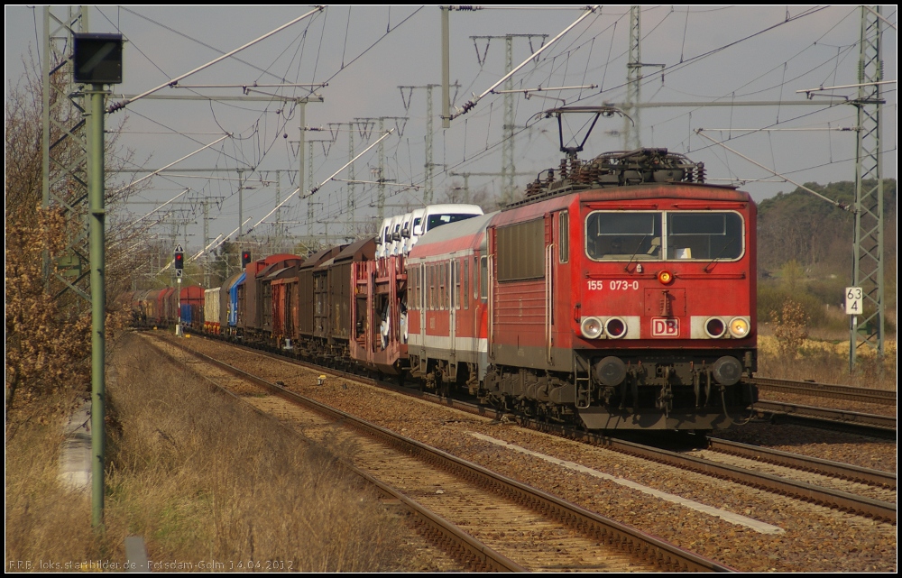 DB 155 073-0 mit einem gemischtem Gterzug am 14.04.2012 in Potsdam-Golm
