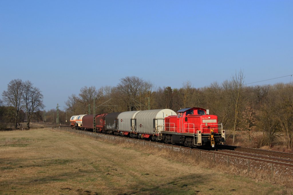DB 294 710-9 mit dem 56377 von Neufahrn nach Mnchen Nord am 22.03.12 aufgenommen bei Feldmoching.
Mit auf der Lok war brigens Dennis Kraus.
