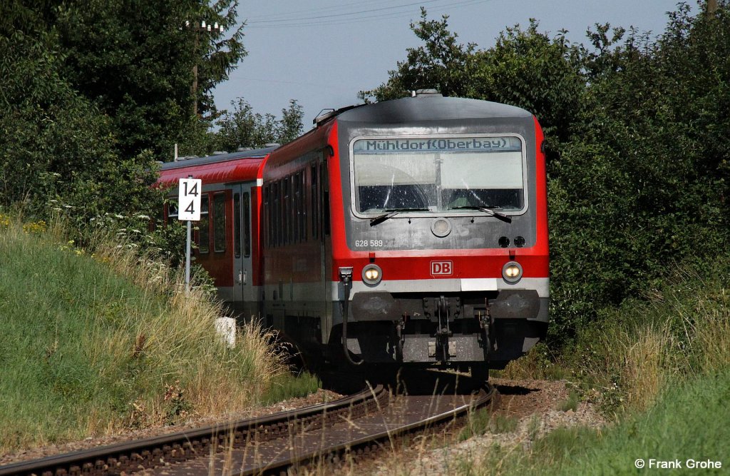 DB 628 + 928 589 als RB 27334 Passau - Mhldorf, Rottalbahn KBS 946 Passau - Mhldorf, fotografiert bei Frstenzell / Aspertsham am 12.07.2011 