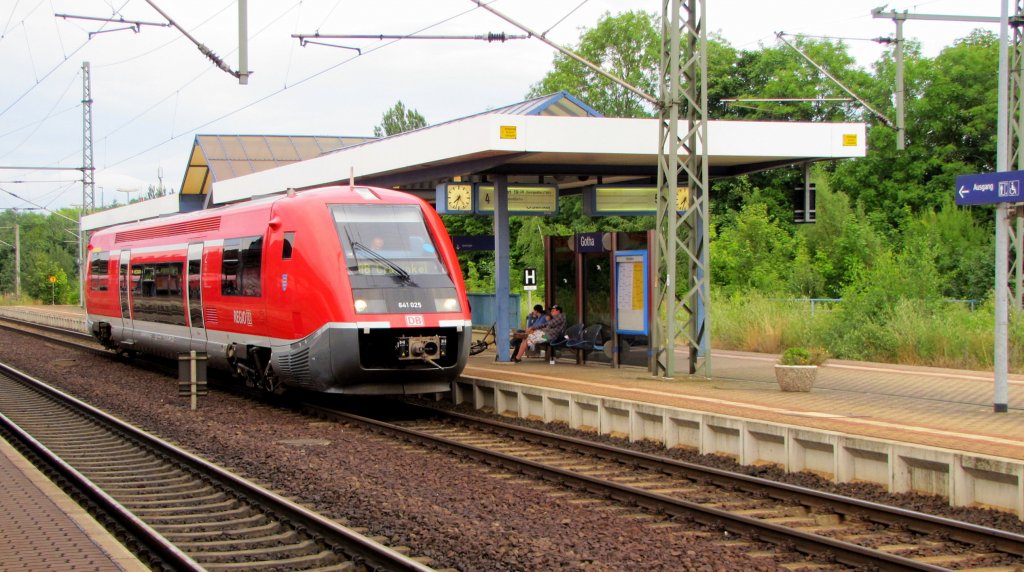 DB 641 025 als RB 16773 nach Crawinkel, im Bf Gotha; 08.08.2010