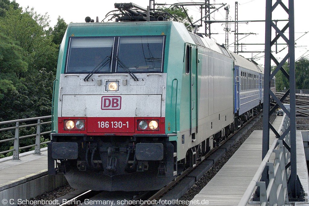 DB E-Lok 186 130-1 mit dem D 443 nach Moskau, 12. Juli 2011, 15,39 ab Hauptbahnhof