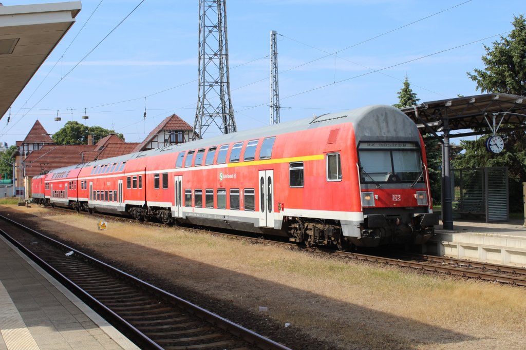 DB Rostocker S-Bahn S2 (DABgbuzf 760) Bahnhof Warnemnde am 16. Juli 2013.