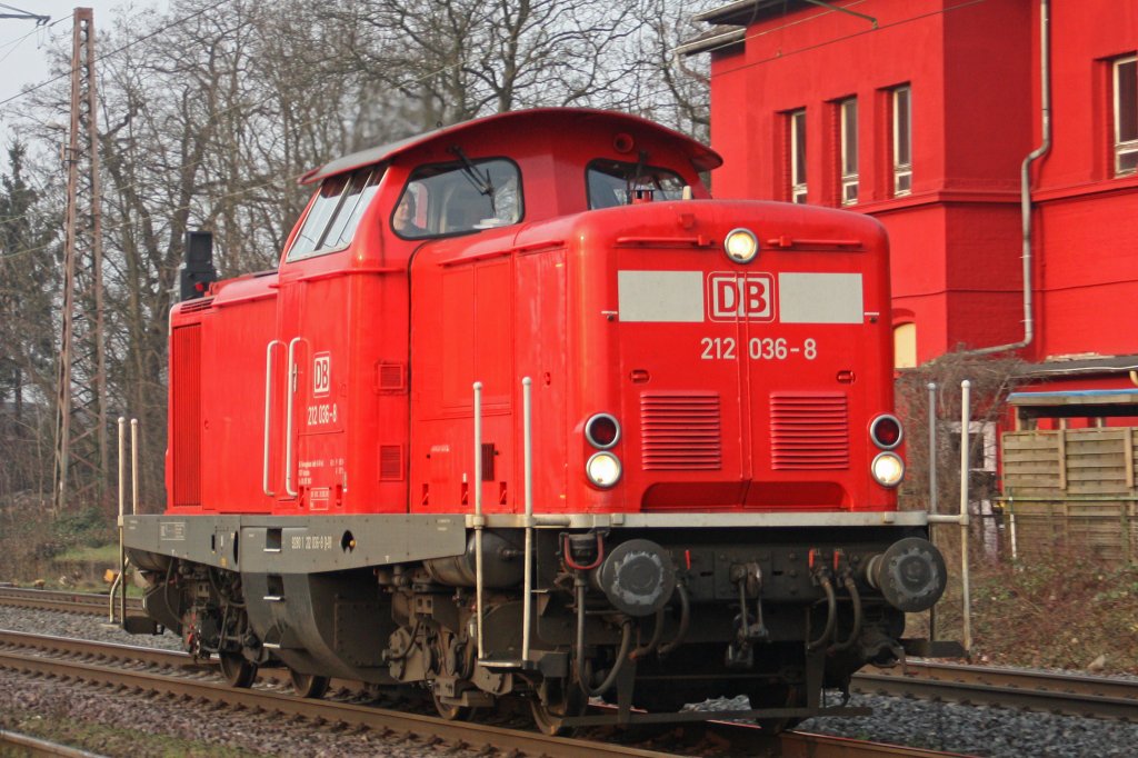DB Services 212 036-8 am 1.3.11 als Lz in Ratingen-Lintorf.