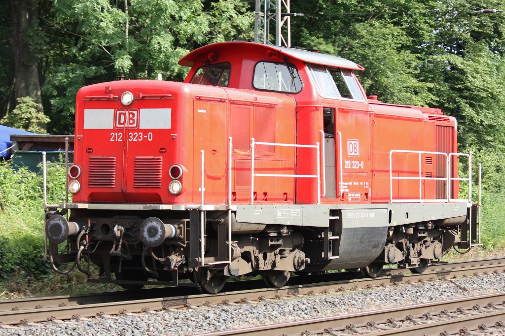 DB Services 212 323 am 4.7.12 als Lz in Ratingen-Lintorf.
