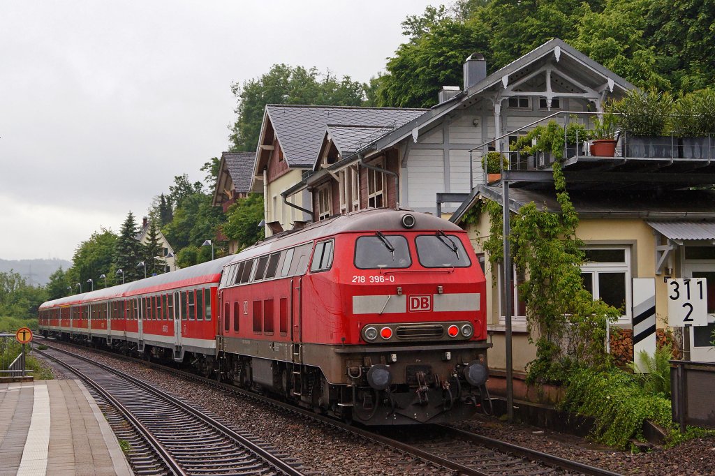 DB/Hochrheinbahn: RB 26682 mit 218 396-0 bei Laufenburg/Baden am 31. Mai 2013.
Foto: Walter Ruetsch