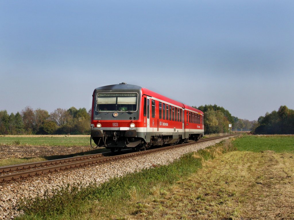 Der 628 432 am 12.10.2010 als RB nach Mhldorf unterwegs bei Heiligenstatt. 