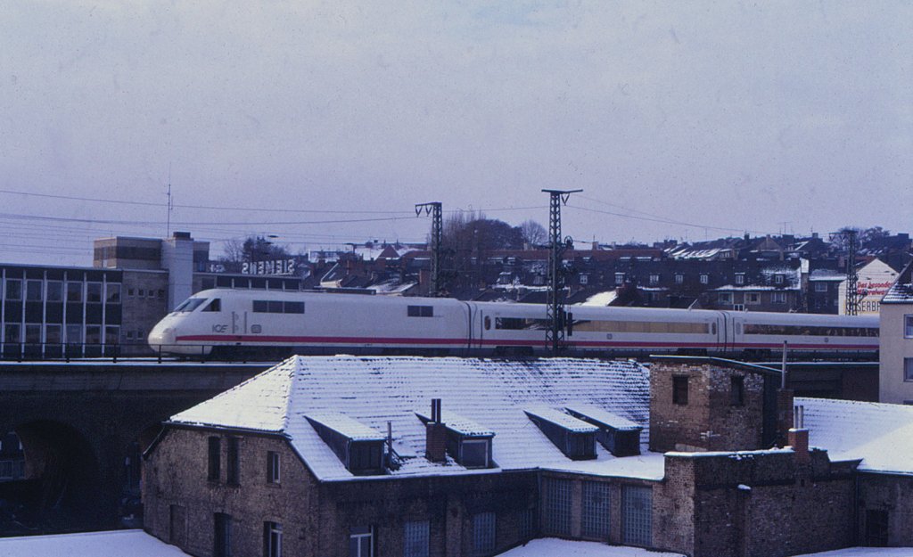 Der ICE-V in Aachen, 1986.  