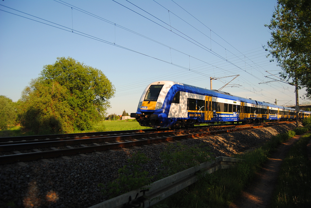 Der Interconnex X 68905 von Leipzig Hbf nach Berlin Hbf, kurz vor Delitzsch unterer Bahnhof. (19.05.2013)