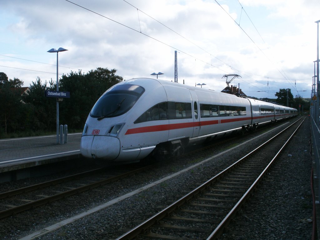 Der letzte ICE-Einsatz 2011 auf Rgen am 08.Oktober 2011.411 068/568 durfte den letzten ICE 1715 nach Mnchen von Binz fahren.Zum Abschied zogen auch dunkle Wolken auf.