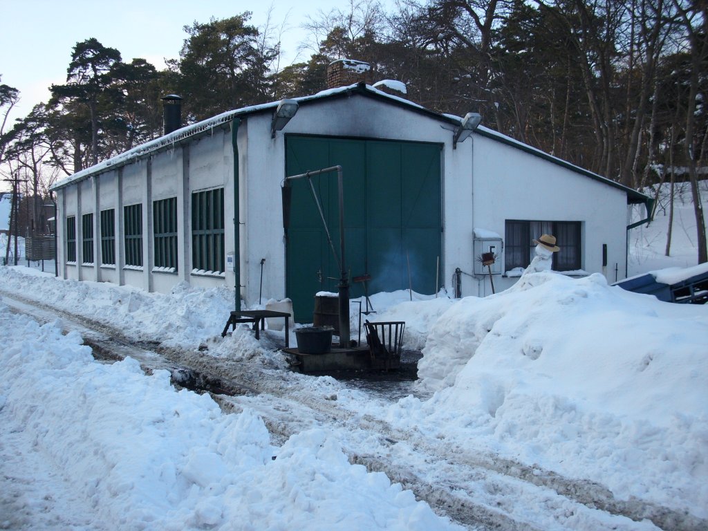 Der Lokschuppen im verschneiten Ghren am 06.Februar 2010.