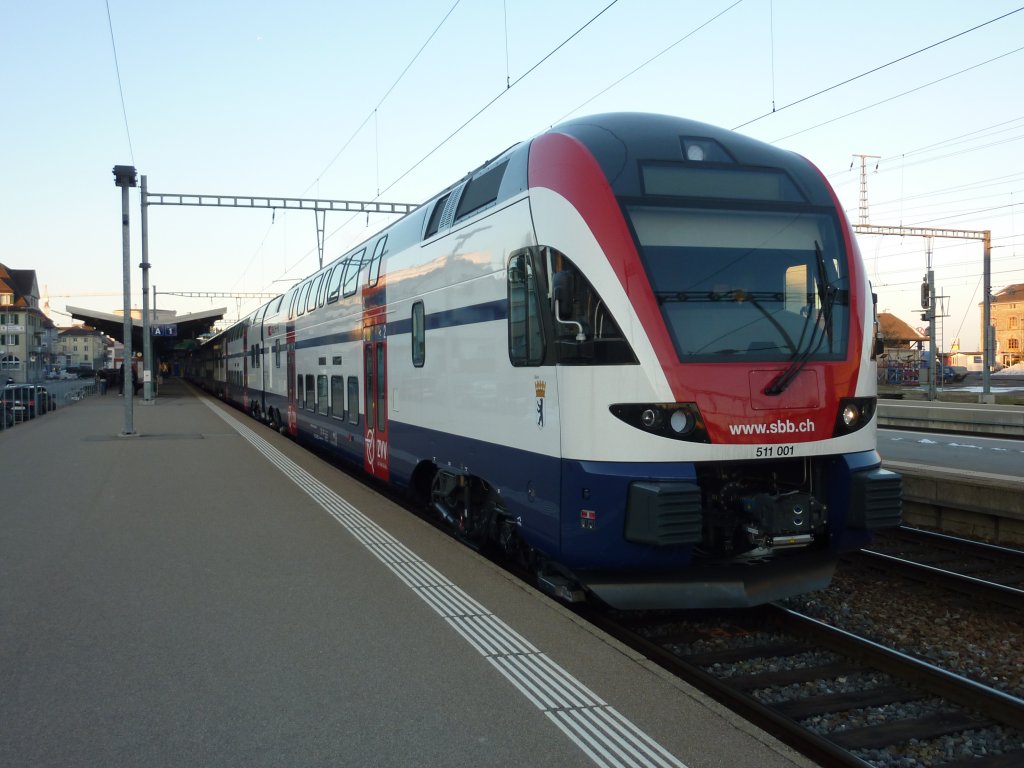 Der neue Stadler-Dosto RABe 511 001  Berlin  der S-Bahn Zrich am 03.11.2011 im Bahnhof Romanshorn auf einer Testfahrt.
