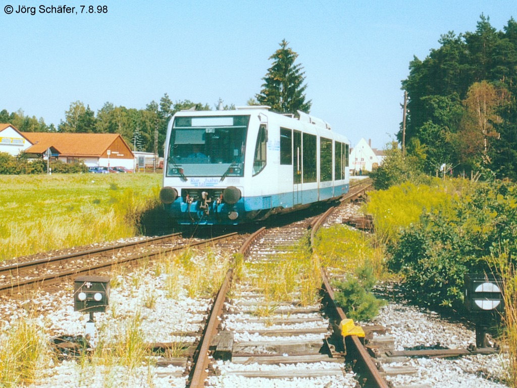 Der Regiosprinter der Dürener Kreisbahn verlässt am 7.8.98 Eckersmühlen