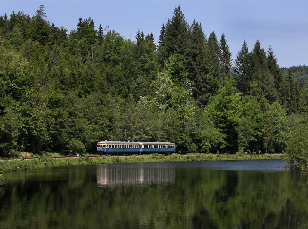 Der VT 07 bei einer Fotofahrt am 26.05.2012 unterwegs bei Gumpenried-Asbach.