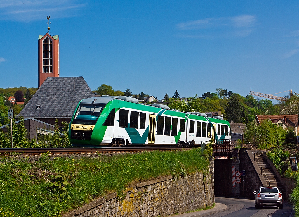 Der VT 259 der vectus (ein Alstom Coradia LINT 41) fhrt am 05.05.2013 von Diez (Lahn) weiter in Richtung Koblenz. 
Er fhrt als RB die Strecke Limburg/Lahn - Koblenz auf der KBS 625 - Untere Lahntalbahn.
Der Triebwagen mit den NVR-Nummern 95 80 0648 159-1 D-VCT / 95 80 0648 659-0 D-VCT wurde 2004 bei ALSTOM LHB unter der Fabrik-Nummer 1188-009 gebaut.