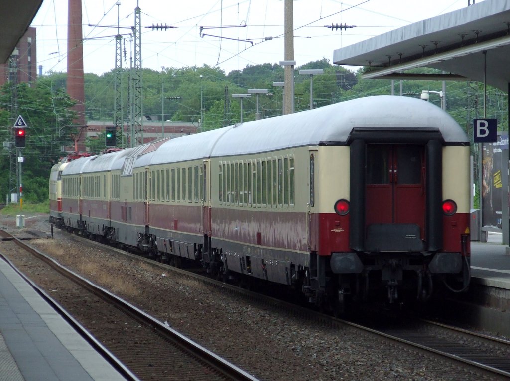 Der Zugschluss des TEE Sonderzuges am 20.06.2010 auf seiner Fahrt nach Dortmund in Bochum Hbf.