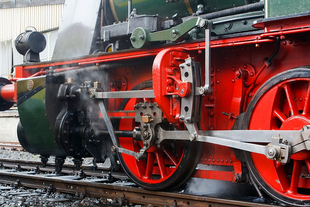 
Detail der Dampflok  Waldbröl  des EM Dieringhausen am 18.09.2011 im Südwestfälische Eisenbahnmuseum in Siegen.