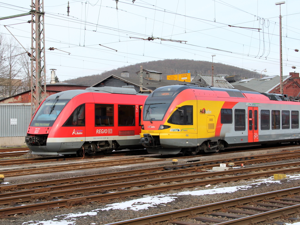 Deutsche Bahn und die Hessische Landesbahn warten auf weitere Einstze. Siegen Hbf. 16.03.2013.