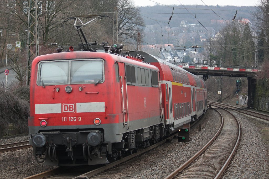 Die 111 126 schob am 11.3.12 einen RE durch Wuppertal-Sonnborn.
