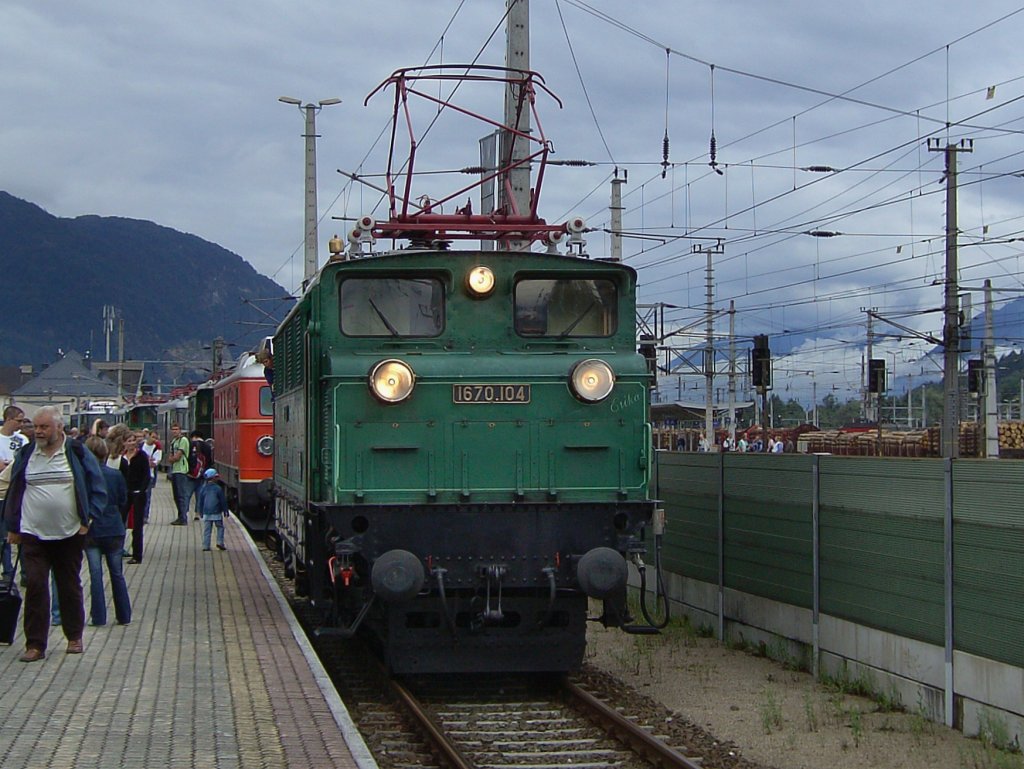 Die 1670 104 am 23.08.2008 ausgestellt in Wrgl anlsslich 150 Jahre Eisenbahn in Tirol. 