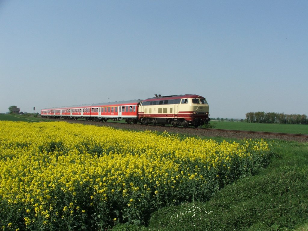 Die 218 105 auf dem Weg nach Bonn Hbf. Aufnahmedatum 21.April 2011