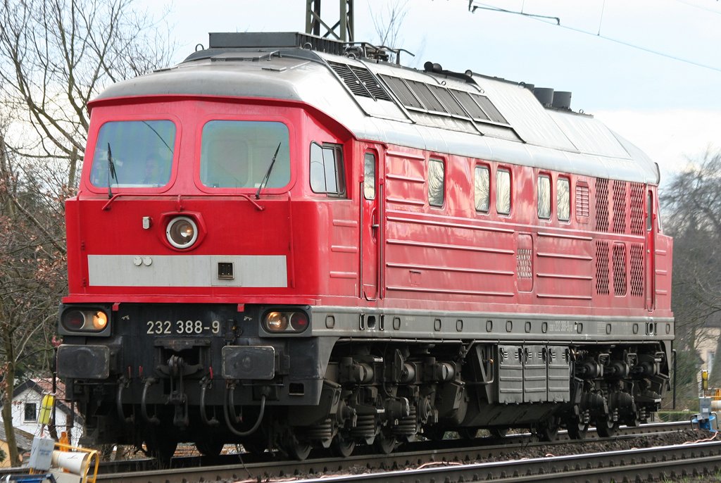 Die 232 388-9 fhrt Lz durch Duisburg Neudorf am 20.03.2010
