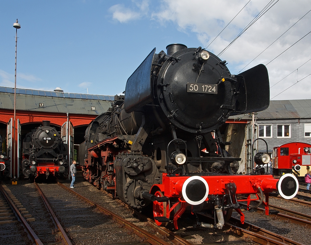 Die 50 1724 (ex DB 051 724-3) am 18.09.2011 im Sdwestflische Eisenbahnmuseum in Siegen. 1941 wurde die Lok mit der Fabriknummer 2564 bei Krupp gebaut. Sie war letzte 50er der Deutschen Bundesbahn.