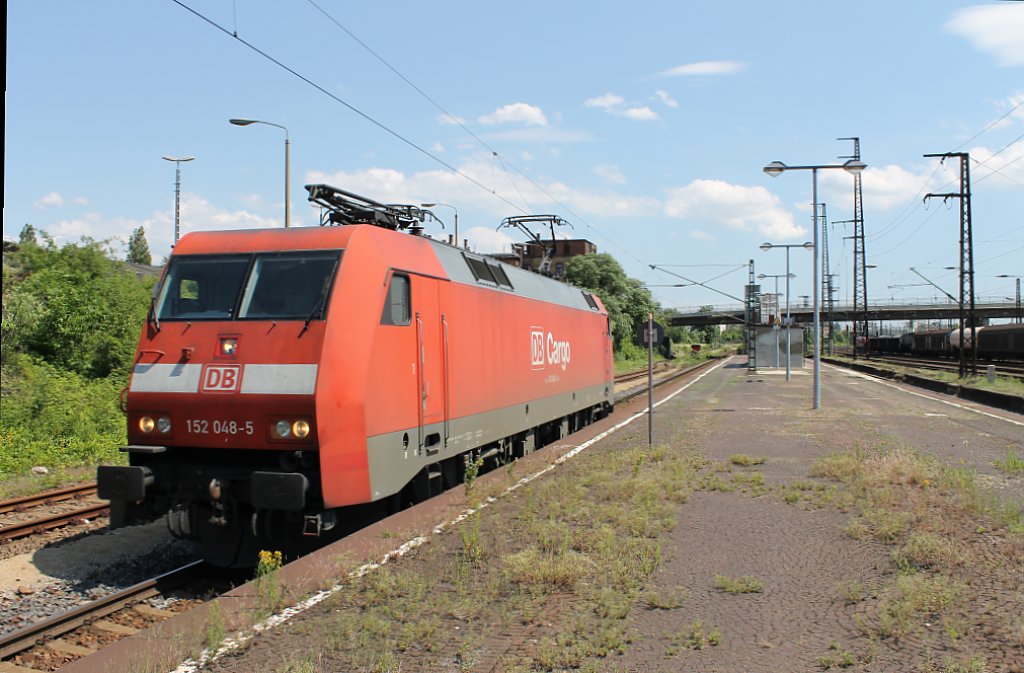 Die BR 152 048 fhrt allein durch Dresden-Friedrichstadt. 16.06.2012