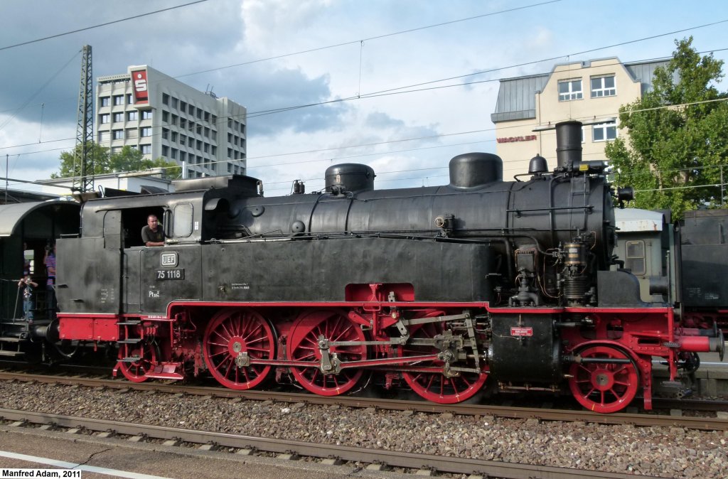 Die BR 75 1118 der UEF hier im Bahnhof Gppingen bei der IMA/Mrklin-Tagen am 17.09.2011.