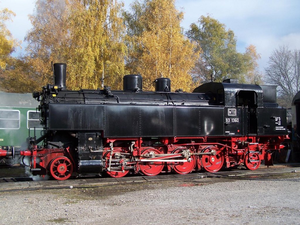 Die BR 93 1360 der Sauschwnzlebahn im Bahnhof Rottweil whrend die 3. Rottweiler Dampftage, am 31/10/10.