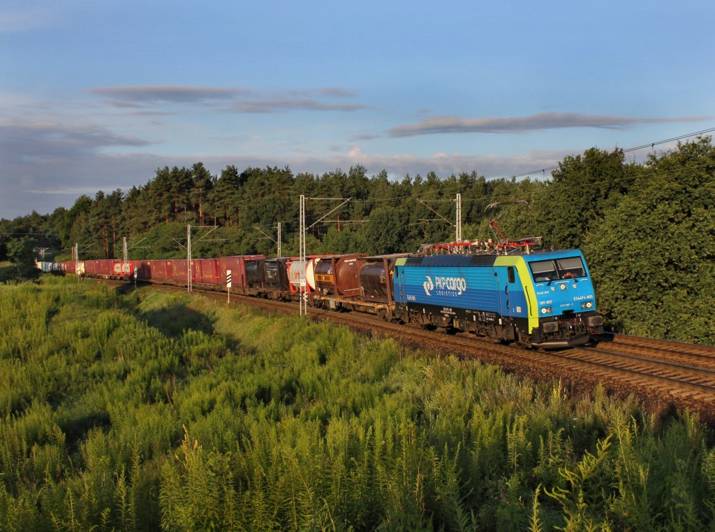 Die ES 64 F4-805  mit einem KLV-Zug am 22.07.2012 unterwegs bei Slubice.