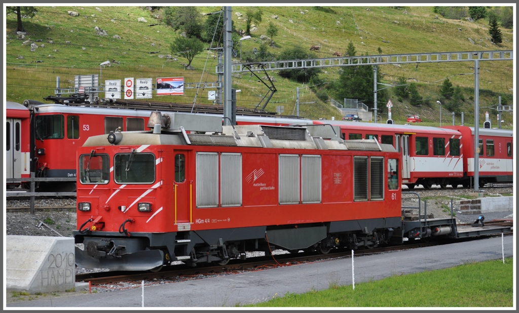 Die HGm 4/4 61 der MGB ist ebenfalls auf dem Gelnde der DFB in Oberwald abgestellt. (21.07.2011)