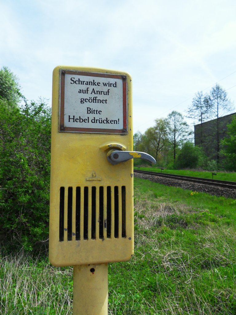 Die klassische Anrufschranke wird auch immer seltener. Am Bahnhof