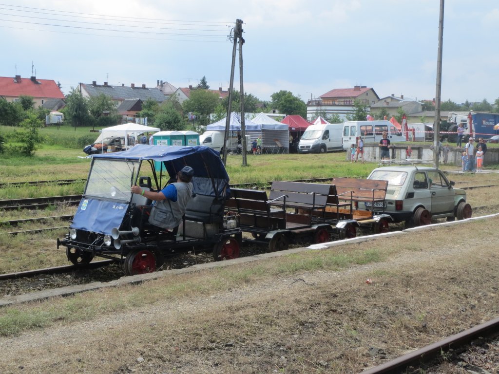 Draisinen beim  Eisenbahn-Picknick  am 29.06.2013 auf dem Bahnhof Deutsch Rasselwitz (Raclawice Salskie) in Oberschlesien