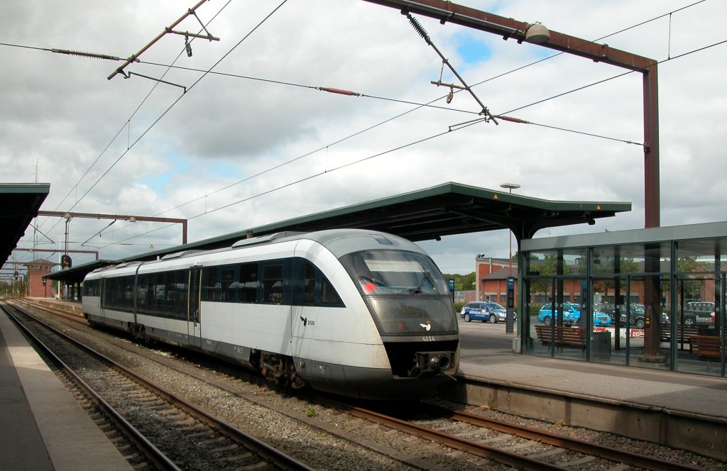 DSB: Desiro MQ 4114 + MQ 4914 Odense Bahnhof am 4. Juni 2012. - Der Zug fährt auf der Regionalbahnstrecke zwischen Odense und Svendborg.