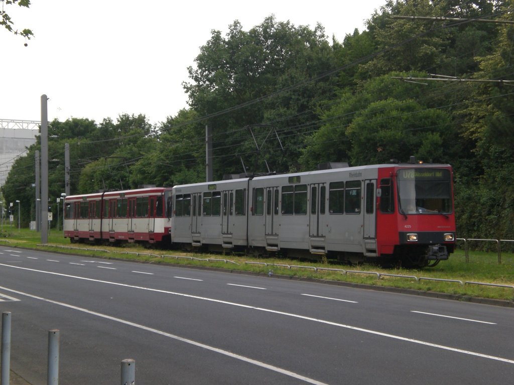 Düsseldorf Die U78 nach Hauptbahnhof am UBahnhof ESPRIT Arena/Messe